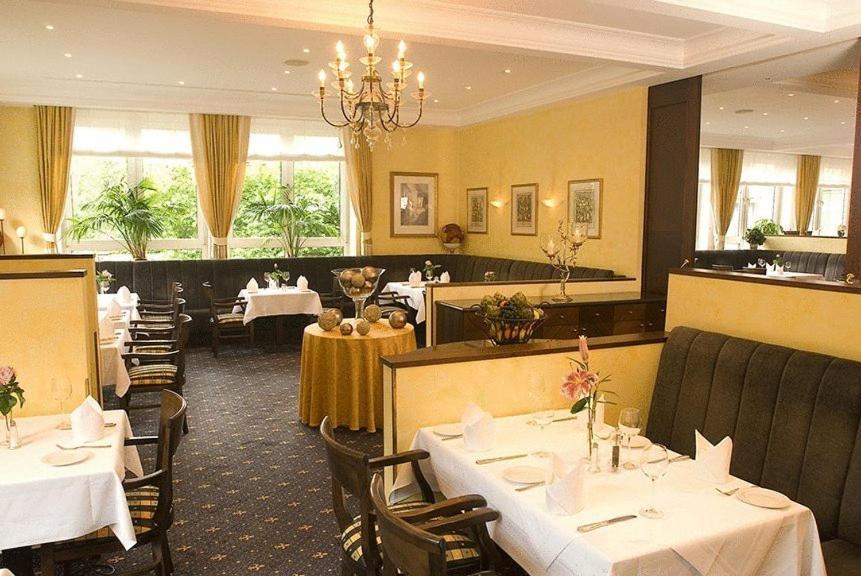 Parkhotel Am Taunus Oberursel Ngoại thất bức ảnh